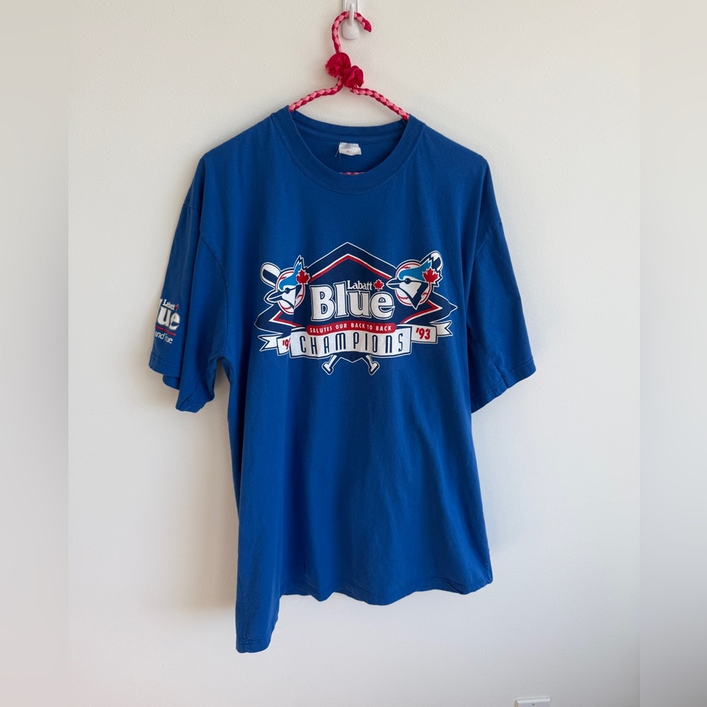 Vintage Labatt Blue Blue Jays Tshirt 
💯cotton
XL